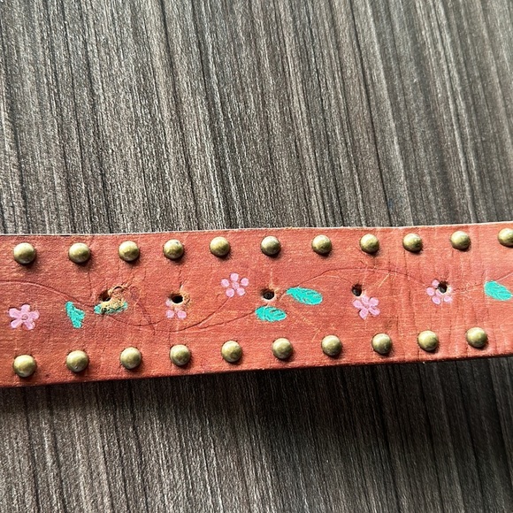 Streets Ahead Studded & painted Leather Belt size L - Picture 7 of 10